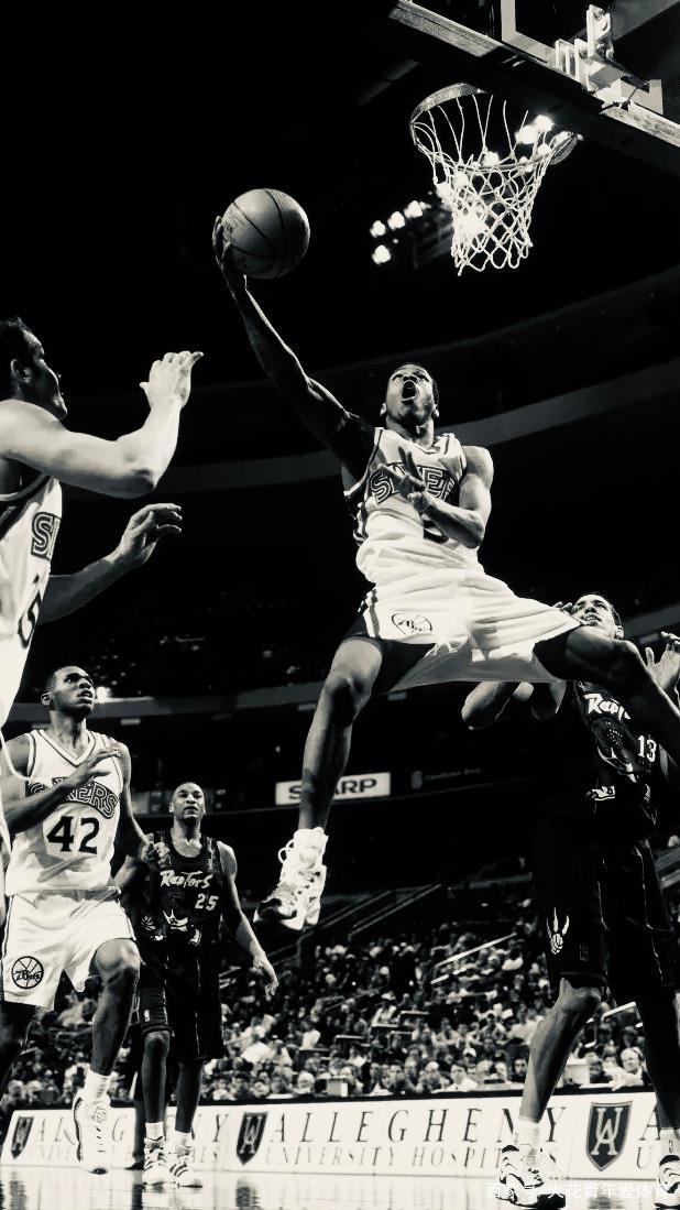 球迷：这球就是不讲道理的那种（球迷：这个球纯属不讲理）