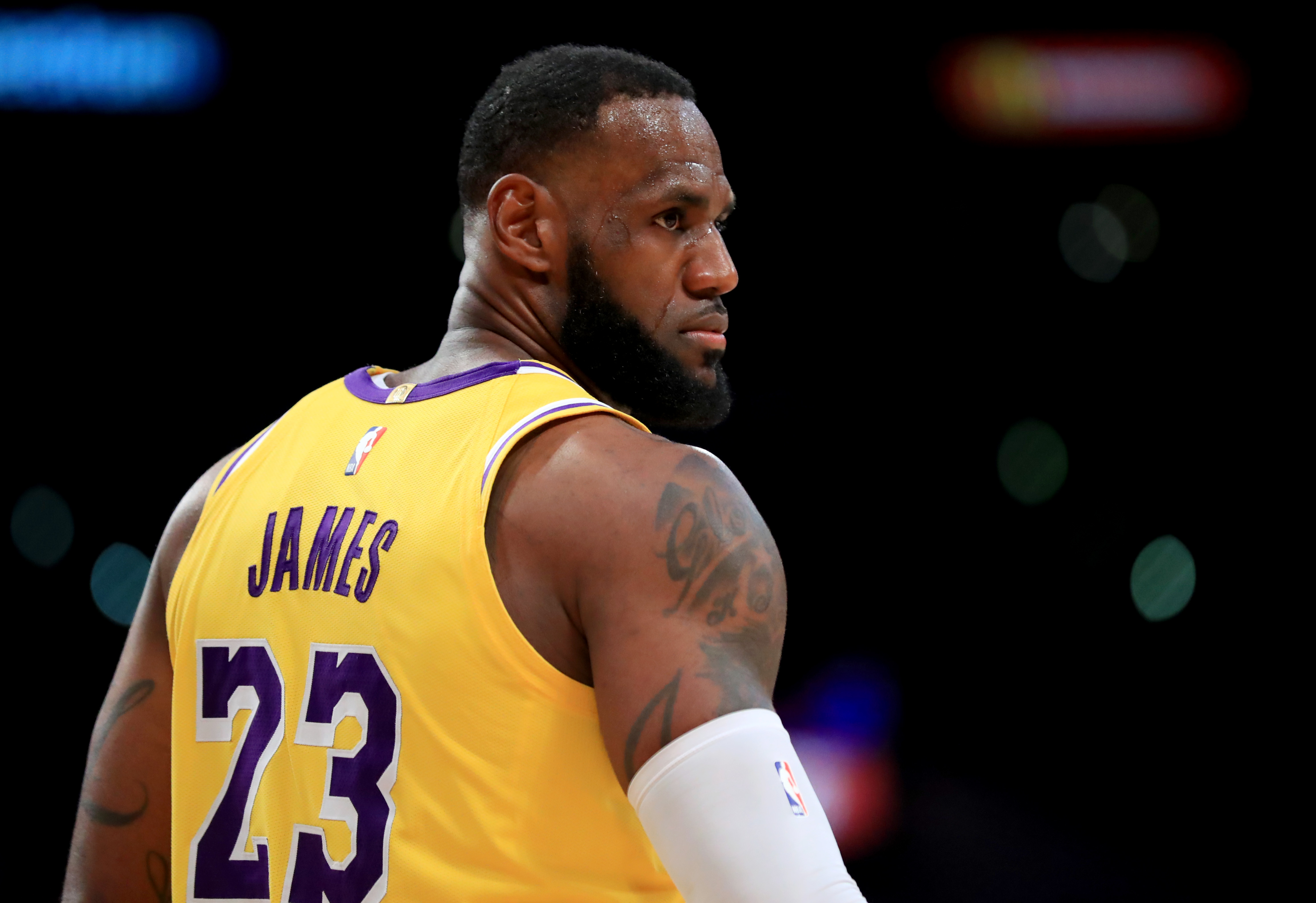 NBA战报：斯图尔特17分，活塞142-115大胜老鹰（NBA赛况：斯图尔特轰下17分，活塞142-115轻取老鹰）