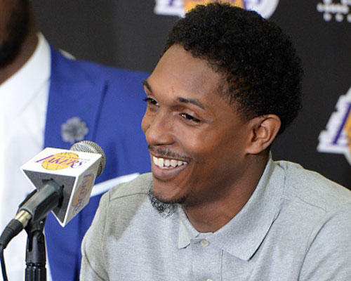 米体：罗马有意先租后买埃切韦里，买断费可能提高至3000万欧（米兰体育报：罗马拟先租后买引进埃切韦里，买断费或升至3000万欧）