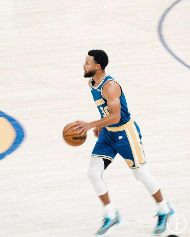 要破纪录？雷霆本赛季已5次赢30+，NBA历史纪录是10次（雷霆本季已5场30+分大胜，能否冲击NBA单季10场纪录？）