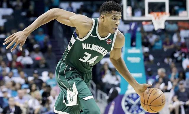 发布仅4个小时后，梅西造访诺坎普社媒动态点赞已突破1000万（上线仅4小时，梅西造访诺坎普社媒帖获赞超1000万）